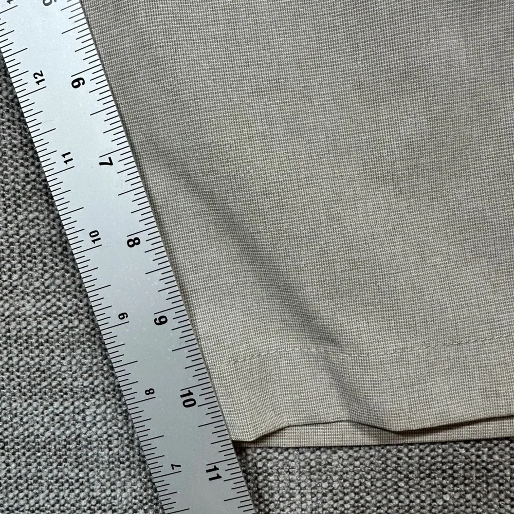 TravisMathew Golf Shorts Mens 33 Khaki Tan   Stretch Performance Casual